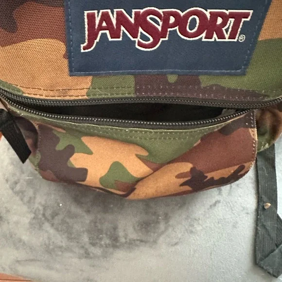 Jansport Men's Camo Backpack - Picture 6 of 8